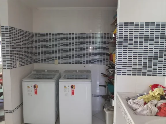 Imagem Casa Alto Padrão para Venda em Rio de Janeiro, Campo Grande, 5 dormitórios, 2 suítes, 6 banheiros, 3 vagas