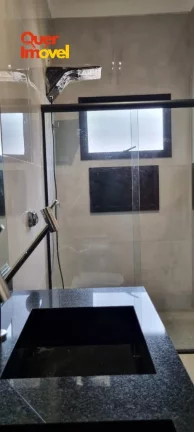 Imagem Casa de luxo em condomínio: 3 suítes, 4 vagas na cidade de Ribeirão Preto-SP, Jardim Valencia - 186m².