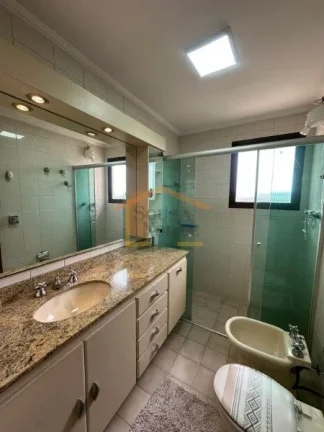 Imagem Apartamento alto padrão, 4 dormitórios, sendo 3 suítes, 1 delas máster com closet e sacada, sala...