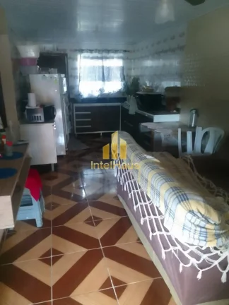 Imagem Em Itapoá, no Balneário Uirapuru, há uma casa com grande potencial para quem busca uma oportunida...