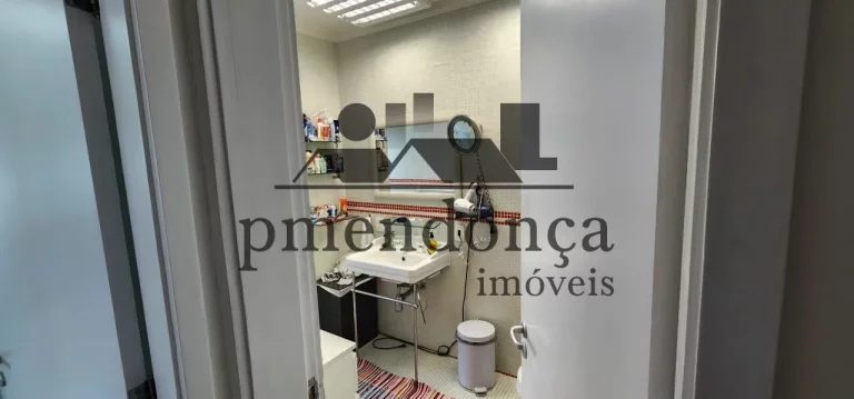 Imagem Ótimo apartamento a venda na Rua Oscar Freire com 158m², 3 quartos e 3 vagas.