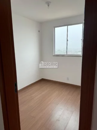 Imagem Apartamento à venda no -Condomínio Park Leopoldino, no bairro Parque do Mirante, Uberaba | 2 dormitórios, piscina e portaria 24h