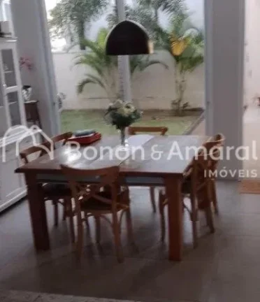 Imagem Ótima casa térrea no Condomínio Le Village, em Valinhos, com 195m² de área construída em um te...