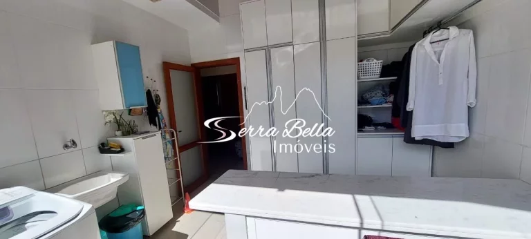 Imagem Casa com 4 dormitórios à venda, 200 m² por R$ 1.350.000,00 - Bom Retiro - Teresópolis/RJ