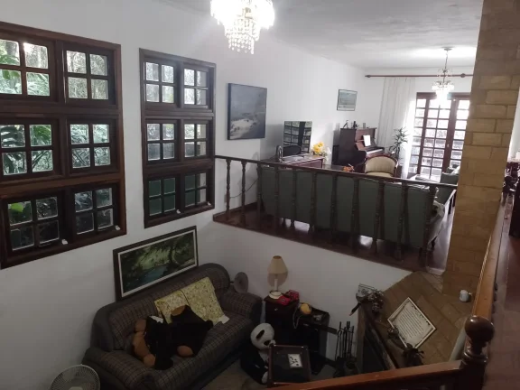Imagem Casa Sobrado Mairiporã - 345M², 3 Dorms, 4 Vagas, Piscina, Churrasqueira, Varanda, Lareira, Banheiro.