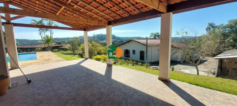 Imagem Chácara para Venda em São Roque, Pavão (canguera), 4 dormitórios, 1 suíte, 1 banheiro