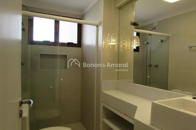 Imagem Imóvel espaçoso com 3 dormitórios, sendo 2 suítes, além de 3 banheiros no total. Bem equipado, ...
