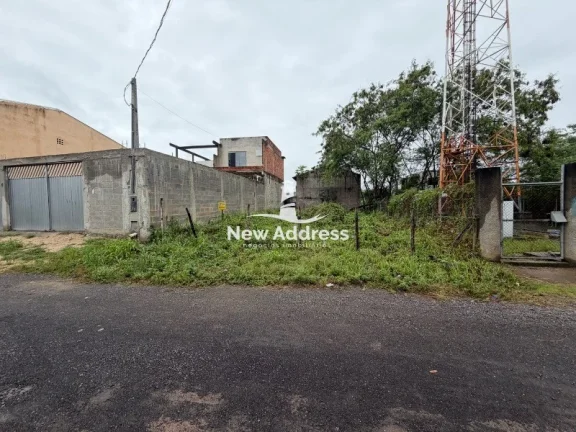 Terreno em rua asfaltada com 200 m² em bairro tranquilo e seguro, ideal para construir a casa dos seus sonhos com conforto e qualidade de vida.