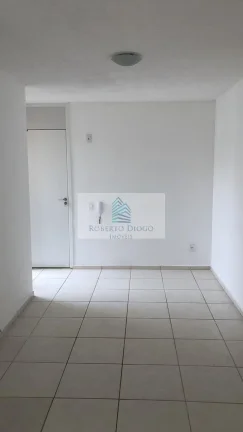 Imagem Apartamento à venda no Rio de Janeiro-RJ, bairro Camorim: 2 quartos, 1 sala, 1 banheiro, 1 vaga de garagem, 45m² de área.