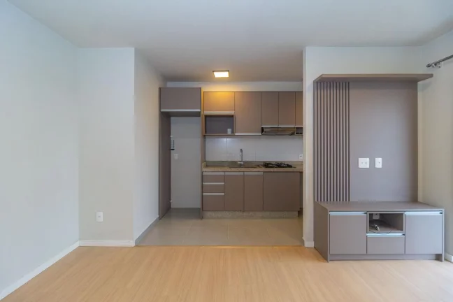 Apartamento de 2 quartos no bairro Campo Comprido