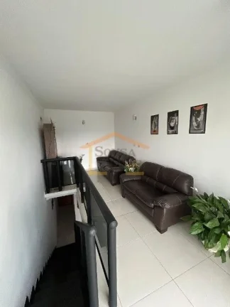 Imagem Apartamento Duplex com 164m², dispõe de 4 dormitórios, sendo 2 suítes, 3 com armários planejado...