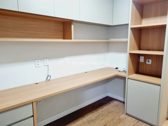 Imagem Sobrado com 3 quartos (todos suítes planejadas, ar condicionado e máster com closet) e escritório...