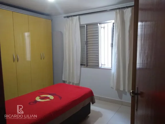 Imagem Sobrado com 4 dormitórios sendo uma suite, duas vagas e 240m² de area construída