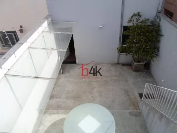 Imagem Casa com 5 dormitórios à venda, 240 m² e 2 vagas de garagem - Brooklin