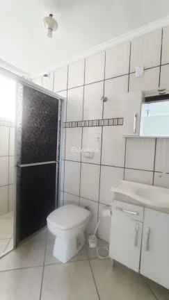 Apartamento 3 dormitórios, 1 suite e box de garagem em condomínio fechado. Ótima