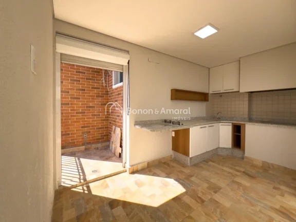 Imagem Com reforma recente e projeto que valoriza amplitude, iluminação e conforto, esta cobertura duplex...