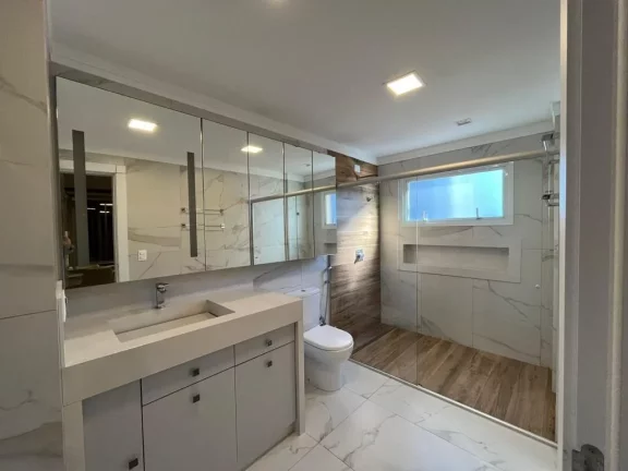 Imagem Apartamento à venda, com 4 quartos, 220m²