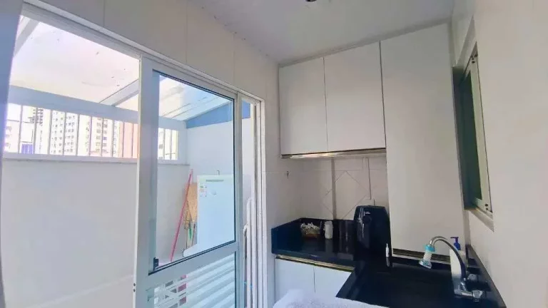 Imagem Apartamento diferenciado com 2 suítes e 2 vagas de garagem em Balneário Camboriú