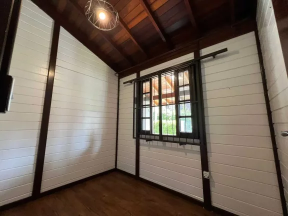Imagem Casa com 3 dormitórios sendo 1 suíte e 1 vaga de garagem no Bairro Cabeçudas em Itajaí/SC