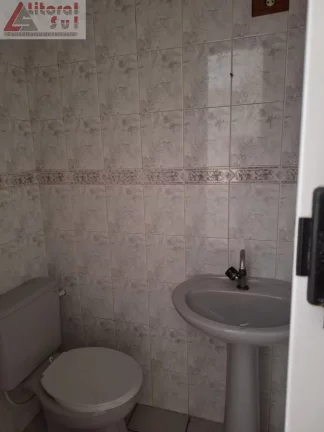 Imagem Galpão Comercial para Venda ou Locação em Praia Grande-SP, Bairro Caiçara: 1 Sala, 1 Banheiro, 64m² de Área.