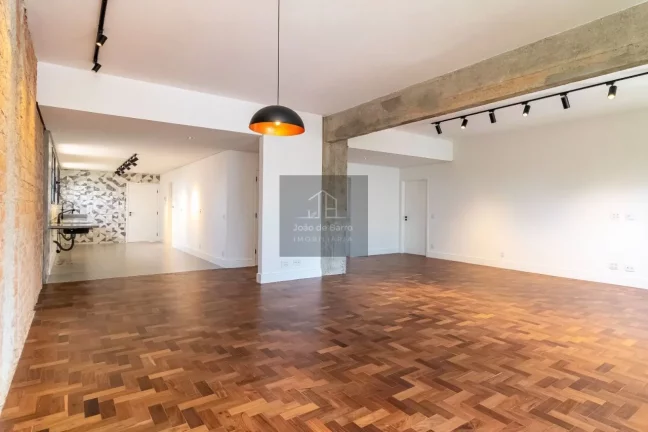 Imagem Apartamento Reformadíssimo com 3 suites 1 vaga prox Metro