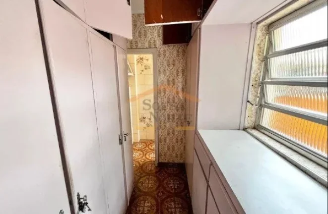Imagem Casa espaçosa com 200 m² de área construída, composta por 4 dormitórios, sendo 2 suítes, e 4 b...
