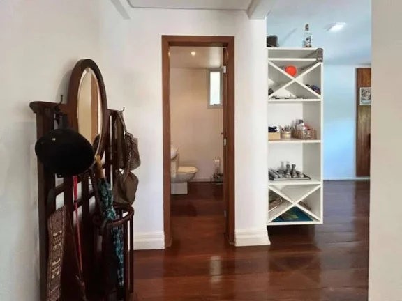 Imagem Casa a venda no condomínio Aldeia da Mata, no coração da Granja Viana! O Aldeia da Mata fica dent...