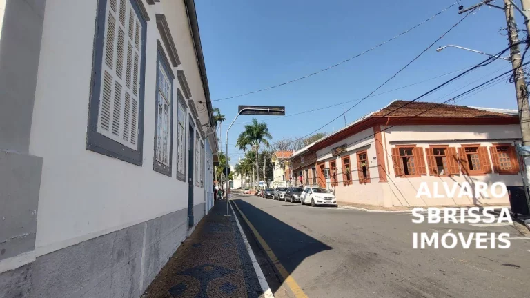 Imagem Imóvel histórico à venda no centro de Itu/SP, com grande potencial residencial ou comercial.