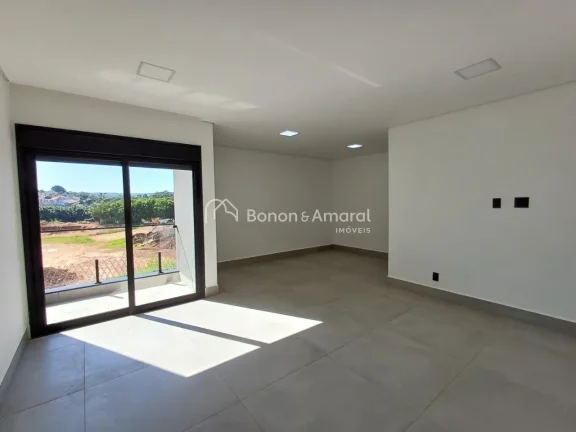 Imagem Sobrado à venda em condomínio fechado, com excelente padrão construtivo e ótima distribuição d...