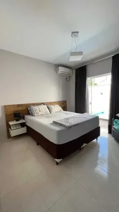 Imagem Casa Alto Padrão com 3 dormitórios sendo 1 suíte e 2 vagas - Floresta | Joinville/SC