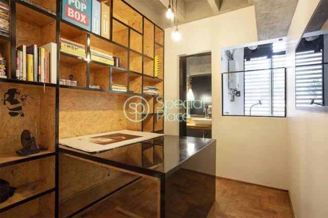 Imagem Ap reformado e moderno em predinho super charmoso dos anos 60. São 102m² de área privativa, 2 dor...