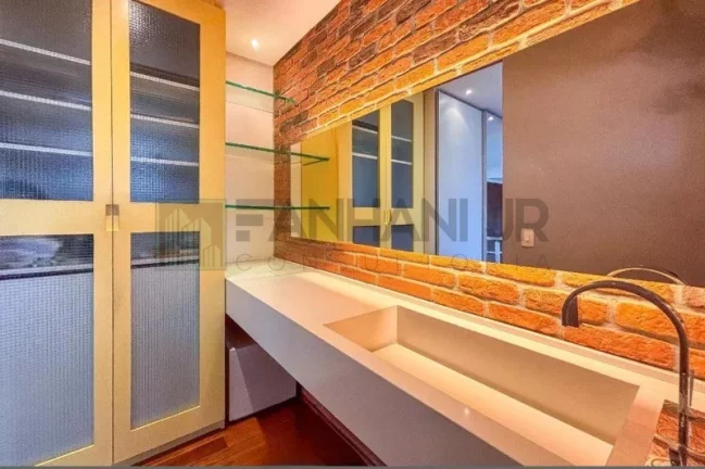 Imagem Venha conhecer o apartamento dos seus sonhos! Este incrível Loft Duplex está em excelente estado e possui características que vão te encantar. Ao ent