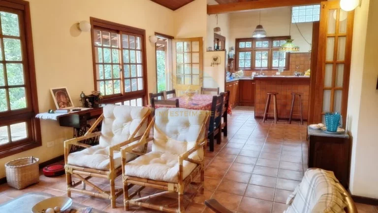 Imagem Casa com Terreno Amplo, Gourmet e Piscina na Granja Viana