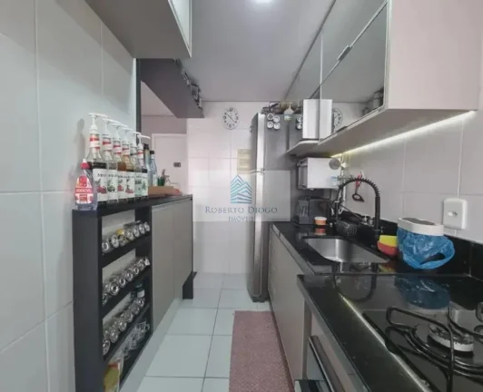 Imagem Apartamento à venda em Rio de Janeiro-RJ, bairro Camorim: 2 quartos, 1 suíte, 1 sala, 2 banheiros, 1 vaga,110.72². Venha conferir!