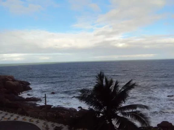Imagem PRAIA DE ASTÚRIAS SOBRE O MAR, VISTA DESLUMBRANTE PARA O ALTO MAR,152 METROS DE ÁREA ÚTIL, GARAGEM, LAZER TOTAL, LOCAL NOBRE!!!