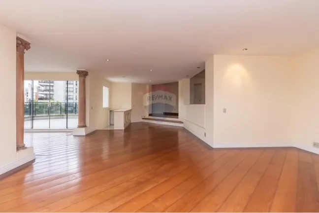 Imagem Amplo e Sofisticado Apartamento 350m² com Vista para o Pacaembu – Higienópolis / Pacaembu