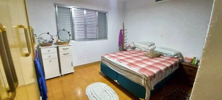 Imagem CASA NO CENTRO, PROXIMO A MATERNIDADE, EXCELENTE PARA CLÍNICA