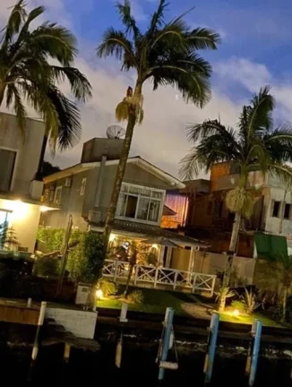 Imagem Excelente casa com marina privativa em Balneário Camboriú