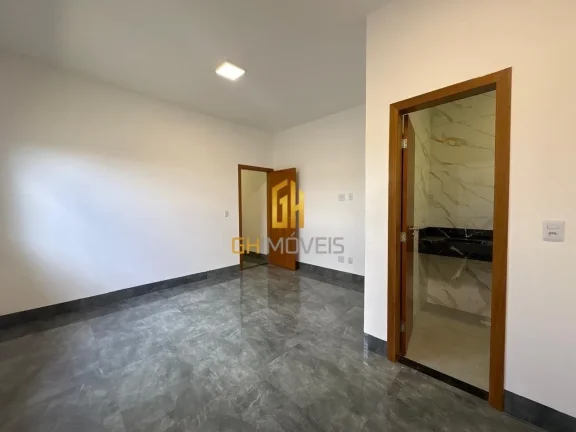 Imagem Casa com 3 quartos no American Park, em terreno com 180m² com 126m² de área construída possui:

...