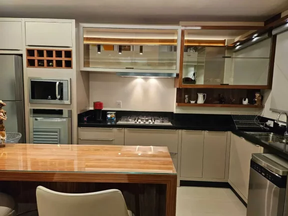 Imagem Apartamento com 4 dormitórios sendo 2 suítes e 4 vagas de garagem no Centro de Balneário Camboriú