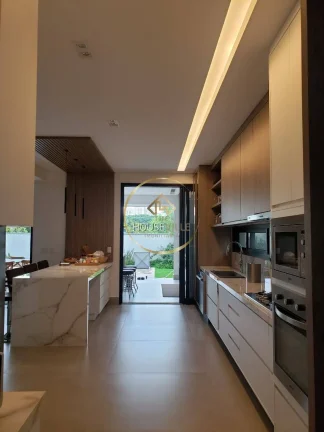 Imagem Casa 3 Dormitórios, (2 Suítes Master), 4 vagas, Jardim do Golfe,- Urbanova.
