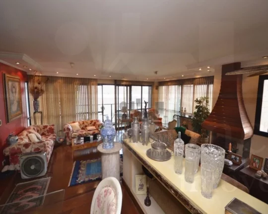 Imagem Excelente apartamento, living para 3 ambientes, com lareira, piso em tabuas largas, ampla varanda, 3...