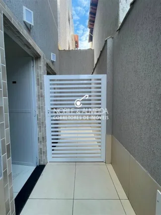 Imagem Sobreposta térrea com churrasqueira e portão privativo