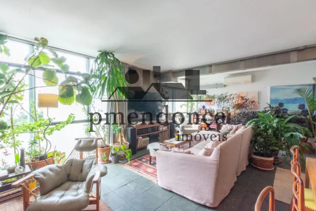 Imagem Charmoso apartamento no coração da Av Angélica, com 3 quartos (1 suíte) e 1 vaga
