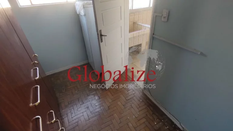 Imagem Oportunidade!!! Apartamento de 3 dormitórios com suíte dependência de empregada completa no bairro do Macuco em Santos (SP) por R$.510.000,00 .