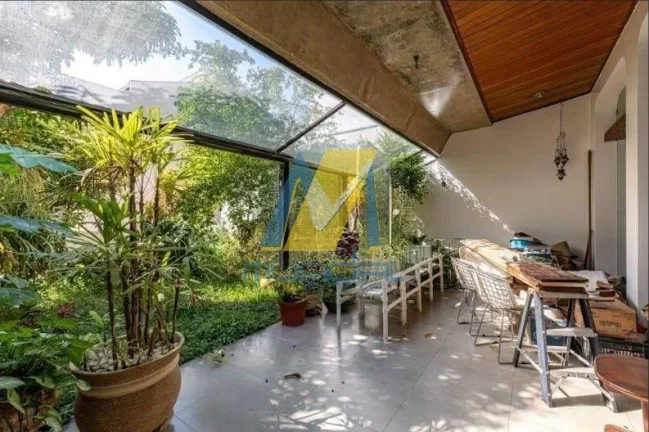 Imagem Casa Alto Padrão com 3 suítes e lazer completo em localização estratégica