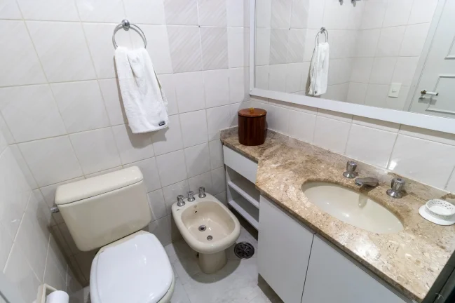 Imagem Apartamento Moema - 89M², 3 Dorms, 1 Suíte, 2 Vagas, Varanda, Armários, Dependência Completa de Serviço, Split.