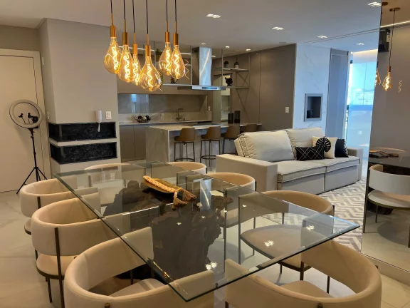 Imagem Apartamento mobiliado com 2 suítes e 2 vagas de garagem na Praia Brava em Itajaí