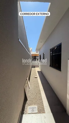 Imagem Casa geminada na Zona Norte de Londrina com 2 dormitórios, sendo 1 suíte, banheiro social, sala e cozinha integradas, 1 vaga de garagem e 125 m² de terreno