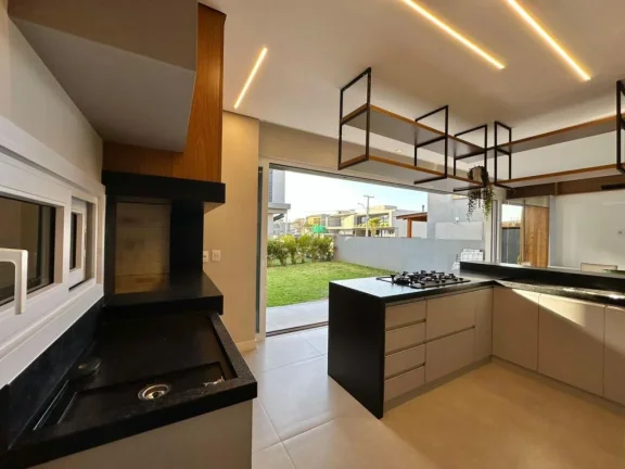 Imagem Sobrado 4 Dormitórios - Bairro xangri-la